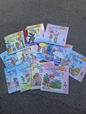 Scholastic Fancy Nancy Phonics Book Set - Pink & Blue Covers